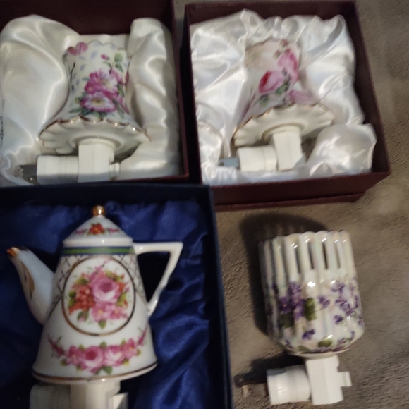 Porcelain Night Light - Picture 12 of 13